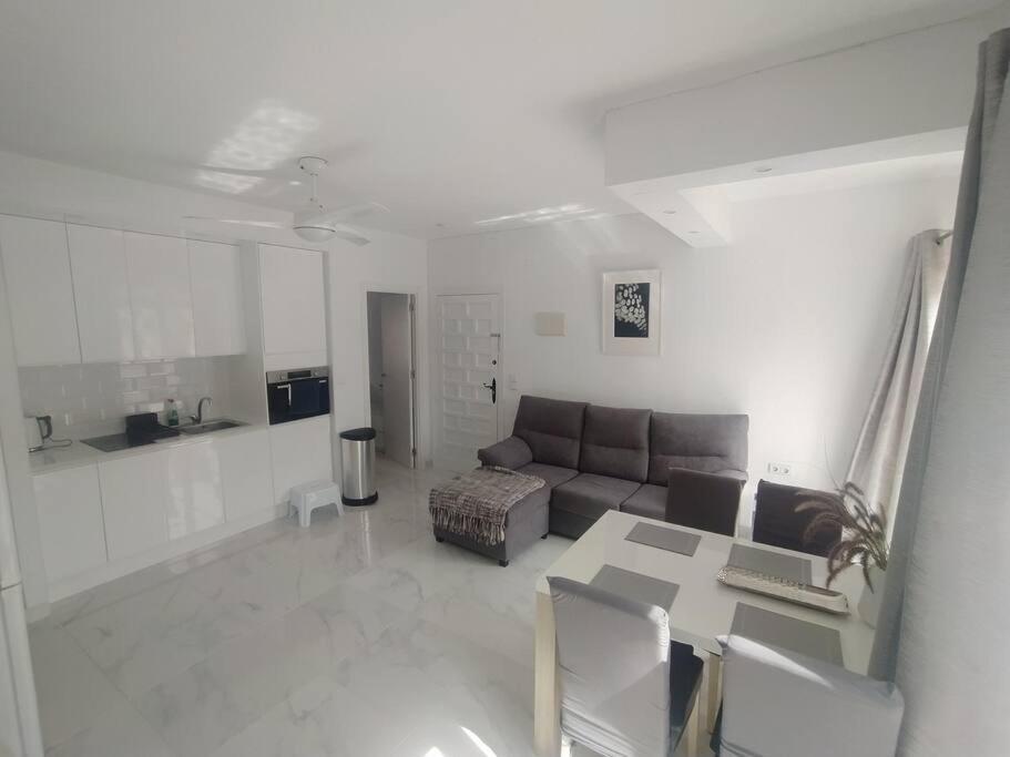 Villamartin Golf Lovers Home 圣米格尔德萨利纳斯 外观 照片