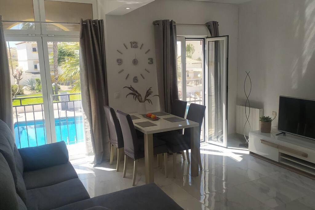 Villamartin Golf Lovers Home 圣米格尔德萨利纳斯 外观 照片
